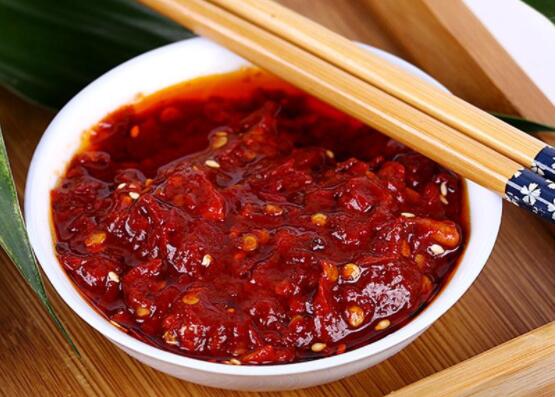 豆瓣醬和黃豆醬的區別，豆瓣醬和黃豆醬原料和口味不同