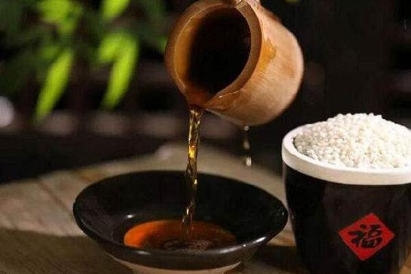 男人喝黃酒有什么好處，男人喝黃酒的四大好處