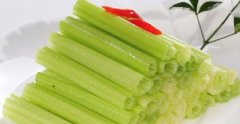 生芹菜怎么腌好吃，芹菜汁生喝還是熟喝