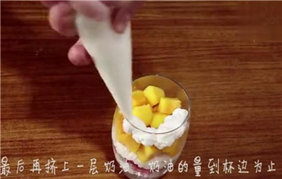 韓國的水果杯怎么做的 如何自制韓國的水果杯