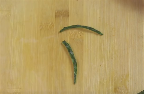 蝴蝶水果拼盤制作視頻 創(chuàng)意水果拼盤制成的動(dòng)物