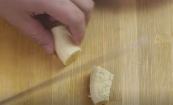 蝴蝶水果拼盤制作視頻 創(chuàng)意水果拼盤制成的動(dòng)物