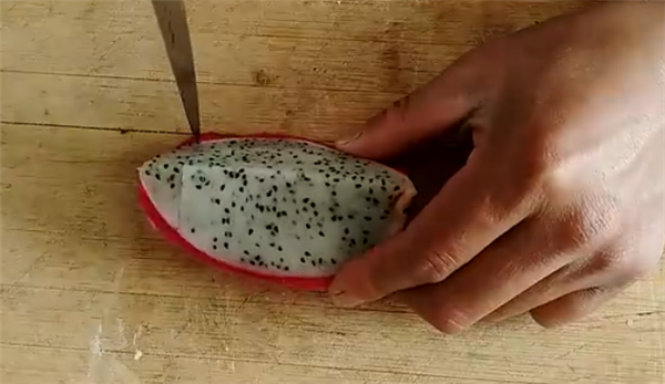 火龍果的各種切法圖解，五種切法不用擔心孩子吃的滿臉都是啦