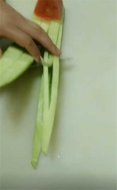 自學簡單ktv西瓜皮拉花圖解，西瓜皮拉花其實可以很簡單