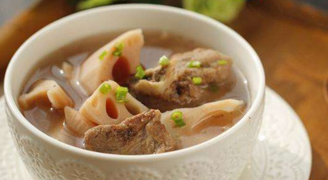豬蹄蓮藕湯為什么會變黑，蓮藕湯怎么不黑