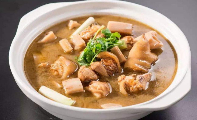 豬蹄蓮藕湯為什么會變黑，蓮藕湯怎么不黑