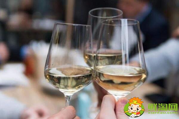 白葡萄一定要用醒酒器嗎，冰白葡萄酒用不用醒酒