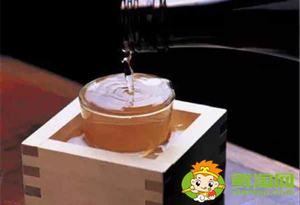 日本清酒為什么要倒溢出來,日本清酒原酒和生酒的區(qū)別