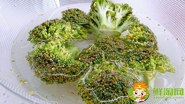西蘭花可以直接煮著吃嗎，西蘭花放黃怎樣變綠