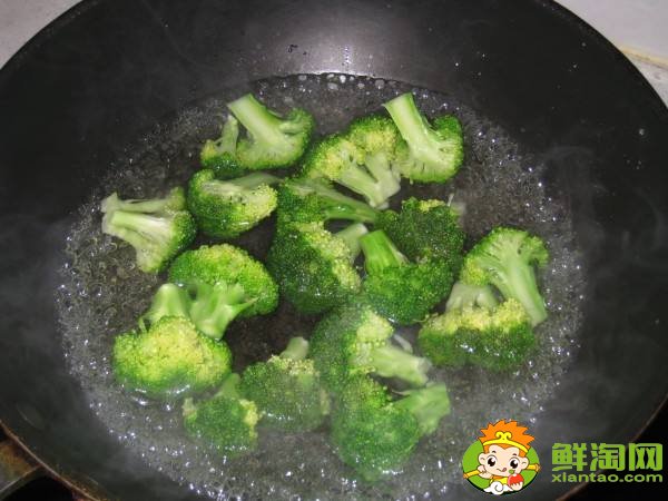 西蘭花可以直接煮著吃嗎，西蘭花放黃怎樣變綠