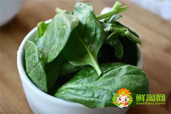 菠菜為什么要在水里過一遍,，菠菜煮久了還有營(yíng)養(yǎng)嗎