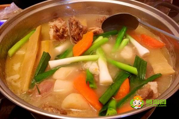 黑皮甘蔗可以煲湯嗎,黑皮甘蔗煲湯具有溫和滋補的效果