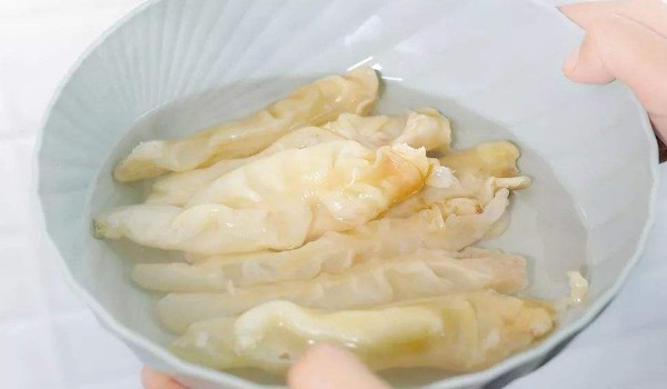 花膠雞湯的做法