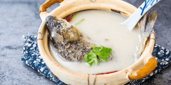 魚湯里面可以放什么菜