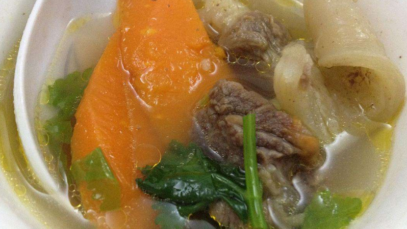 牛蹄筋煲湯放什么配料