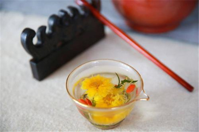 喝菊花決明子茶的功效與作用,菊花決明子茶真的能護(hù)肝嗎