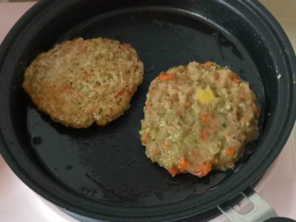 自制牛肉漢堡肉餅做法，日式美食的牛肉漢堡肉餅做法