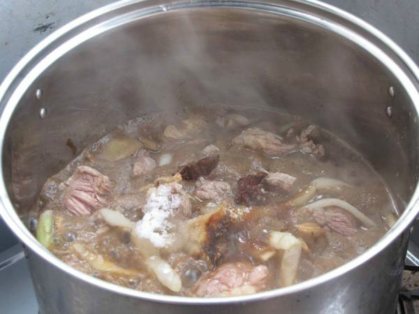 家常牛肉火鍋的做法及配料，新鮮牛肉怎么做清湯火鍋