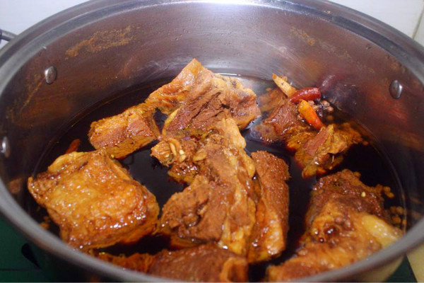 家常牛肉火鍋的做法及配料，新鮮牛肉怎么做清湯火鍋