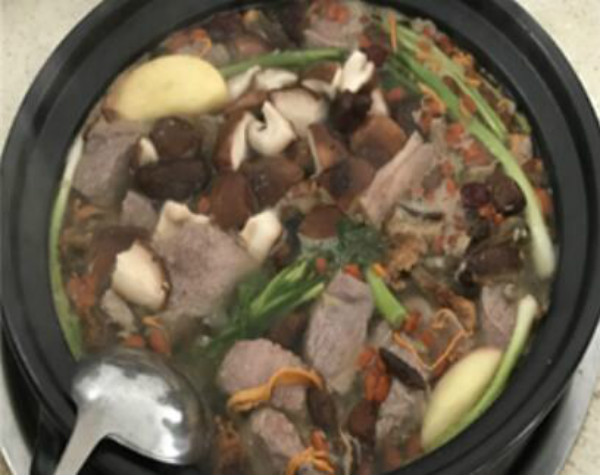 家常牛肉火鍋的做法及配料，新鮮牛肉怎么做清湯火鍋