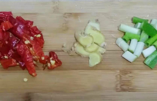 家常牛肉火鍋的做法及配料，新鮮牛肉怎么做清湯火鍋