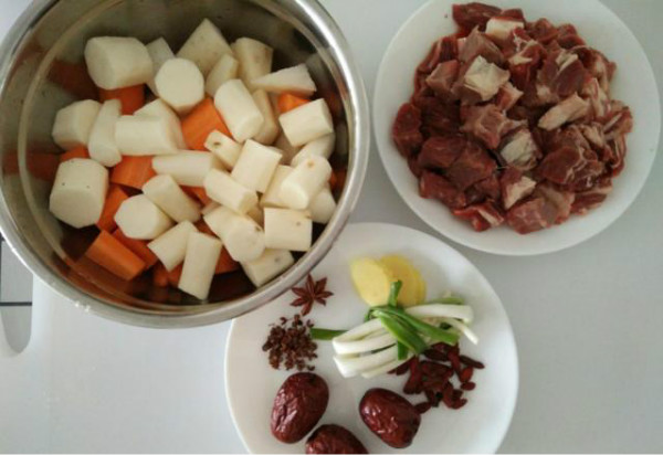 家常牛肉火鍋的做法及配料，新鮮牛肉怎么做清湯火鍋