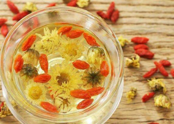 蜂蜜和茶能一起喝嗎，蜂蜜和茶油一起涂臉的效果
