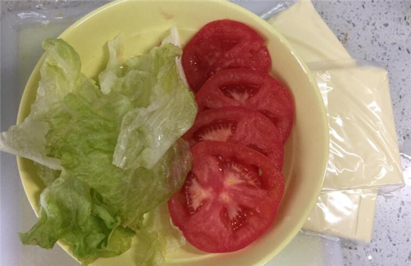 牛肉漢堡的做法和配料的做法，牛肉漢堡最正宗的做法