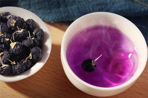 黑枸杞能和茶葉一起泡水喝嗎